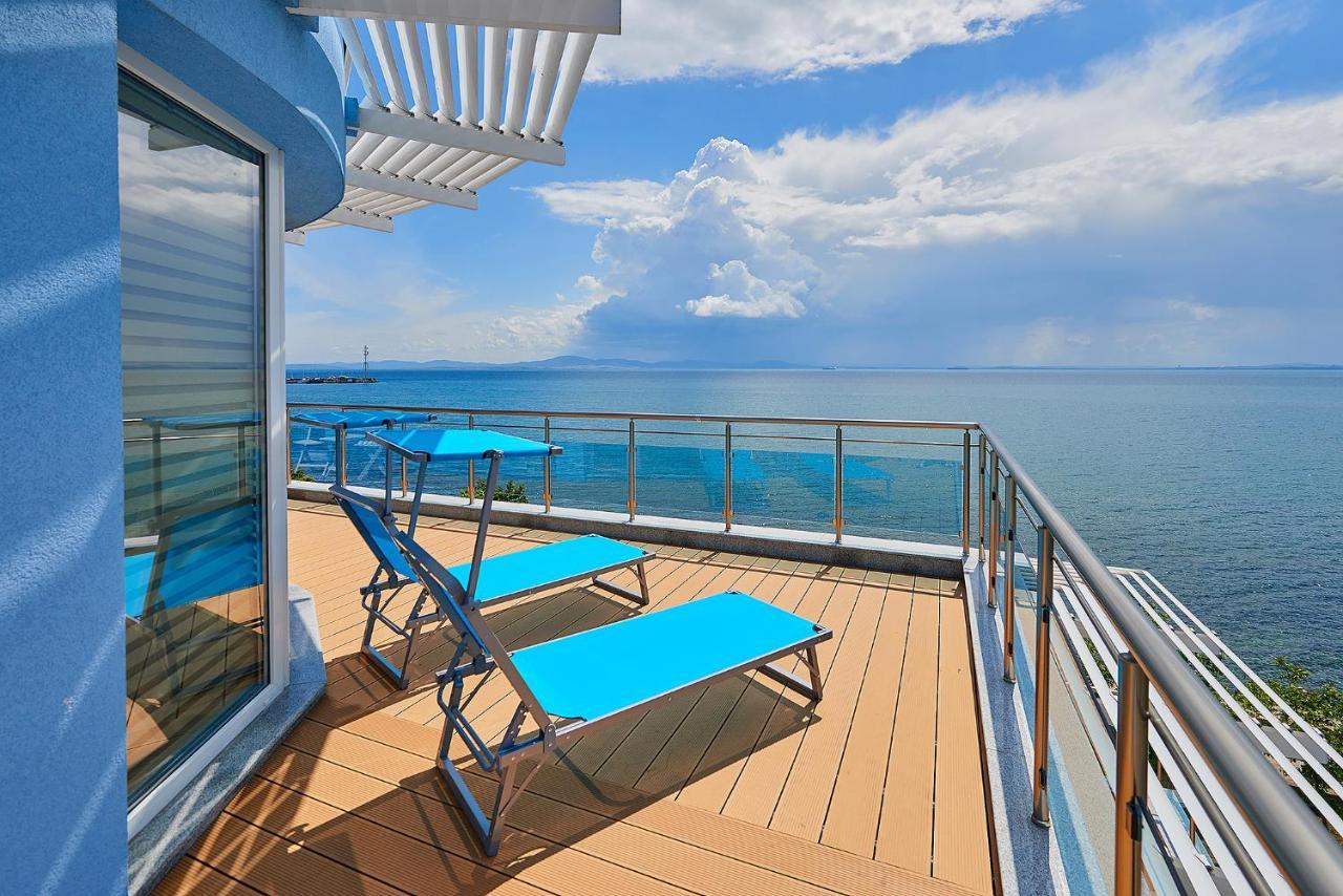 Neptun Hotel Pomorie Bagian luar foto