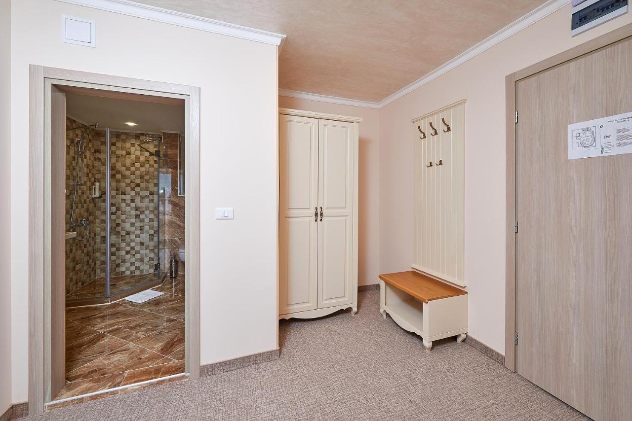Neptun Hotel Pomorie Bagian luar foto
