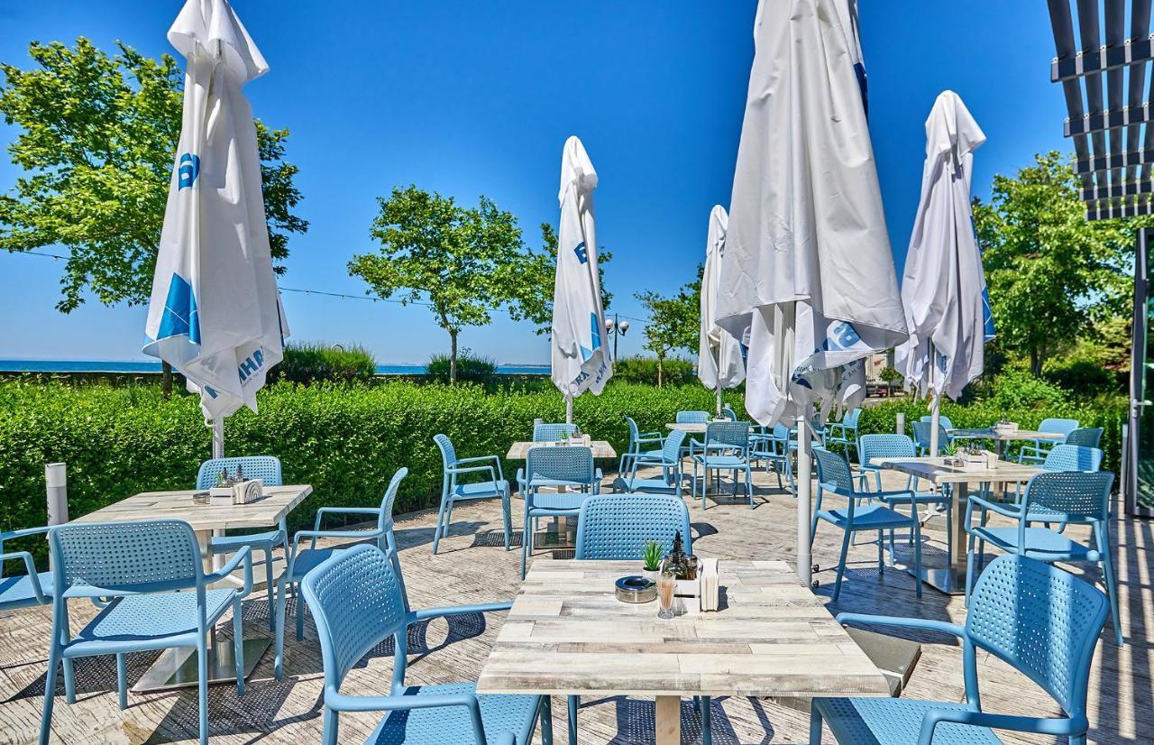 Neptun Hotel Pomorie Bagian luar foto
